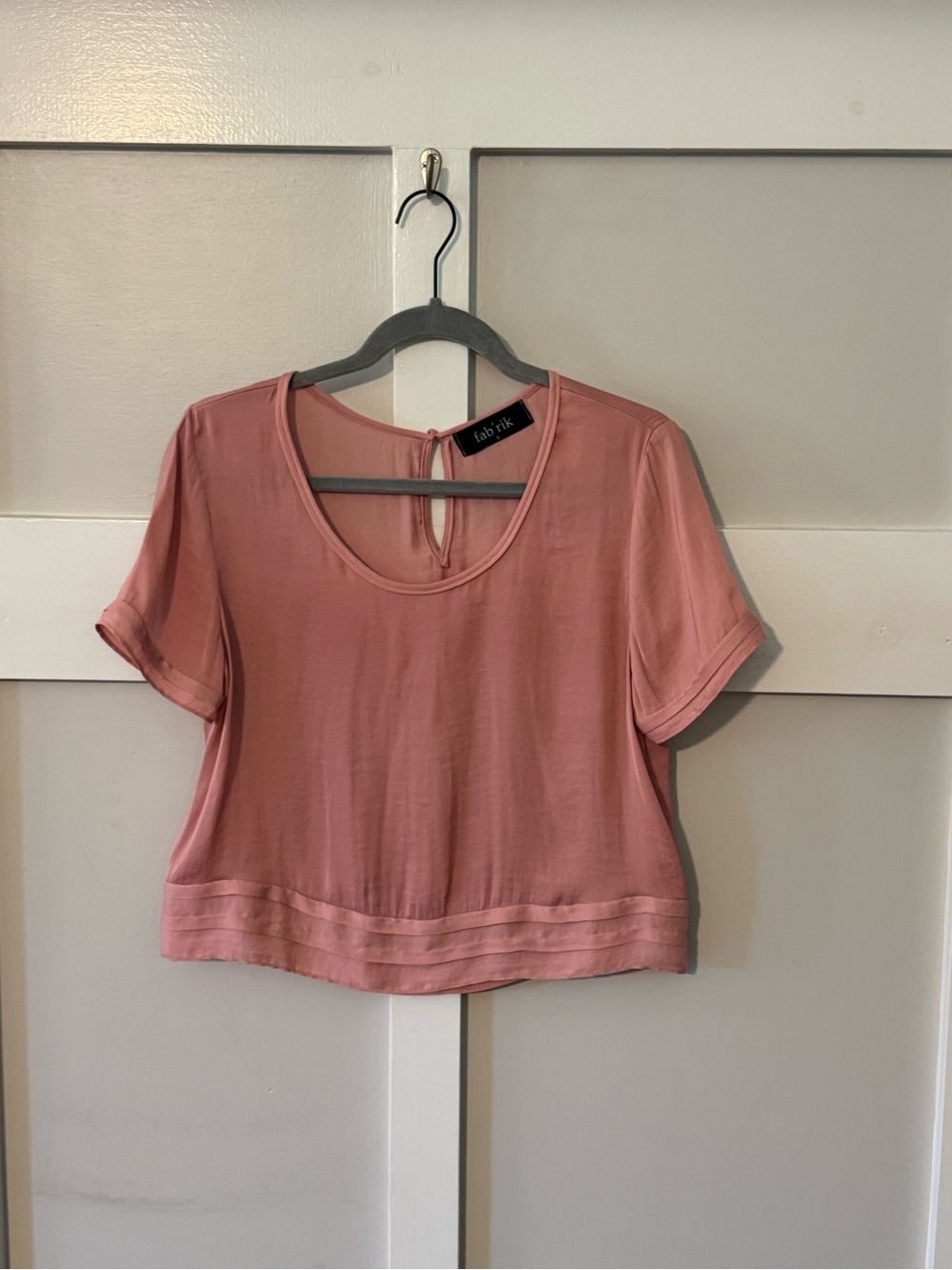 fab'rik Dusty Rose Short Sleeve Cropped Top
